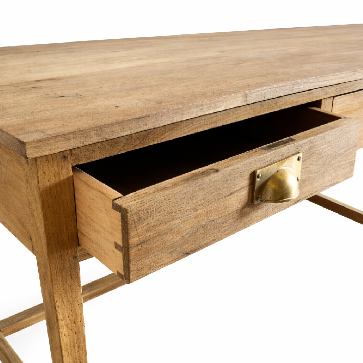 Mesa de nogal español