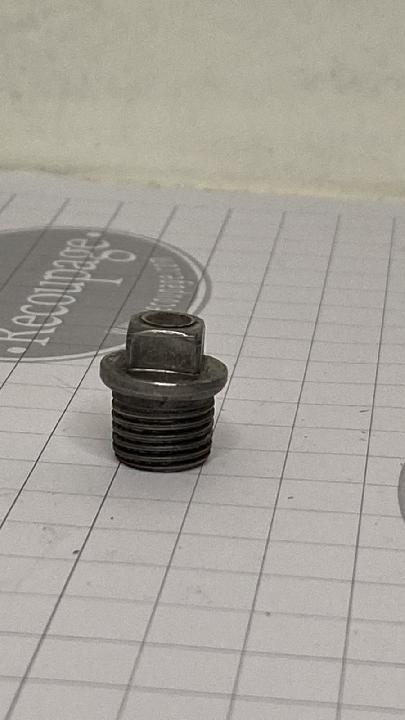 RH-550 Tapón ciego 3/8” DCHA